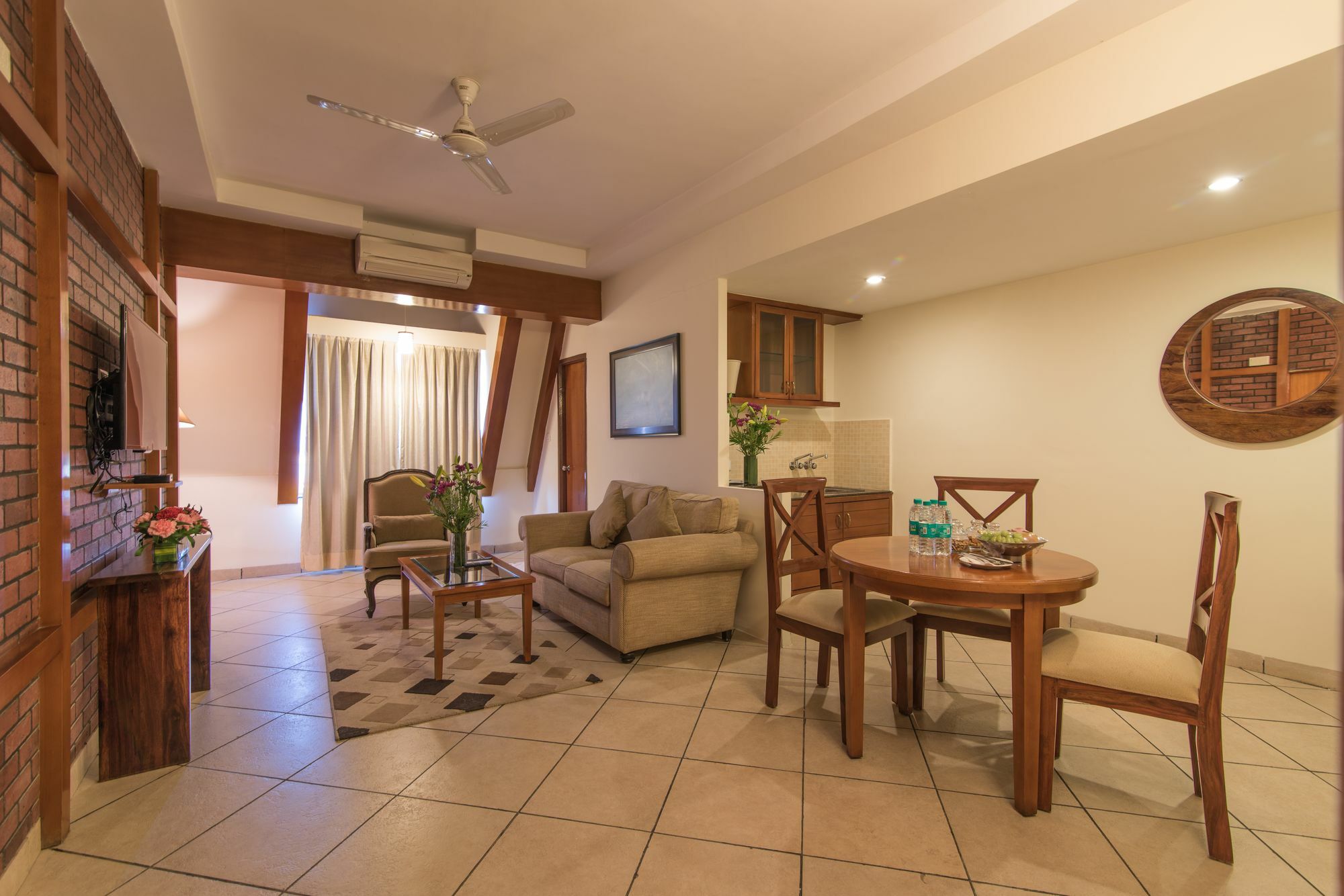 Sai Vishram Business Hotel Kammasandra Exteriér fotografie