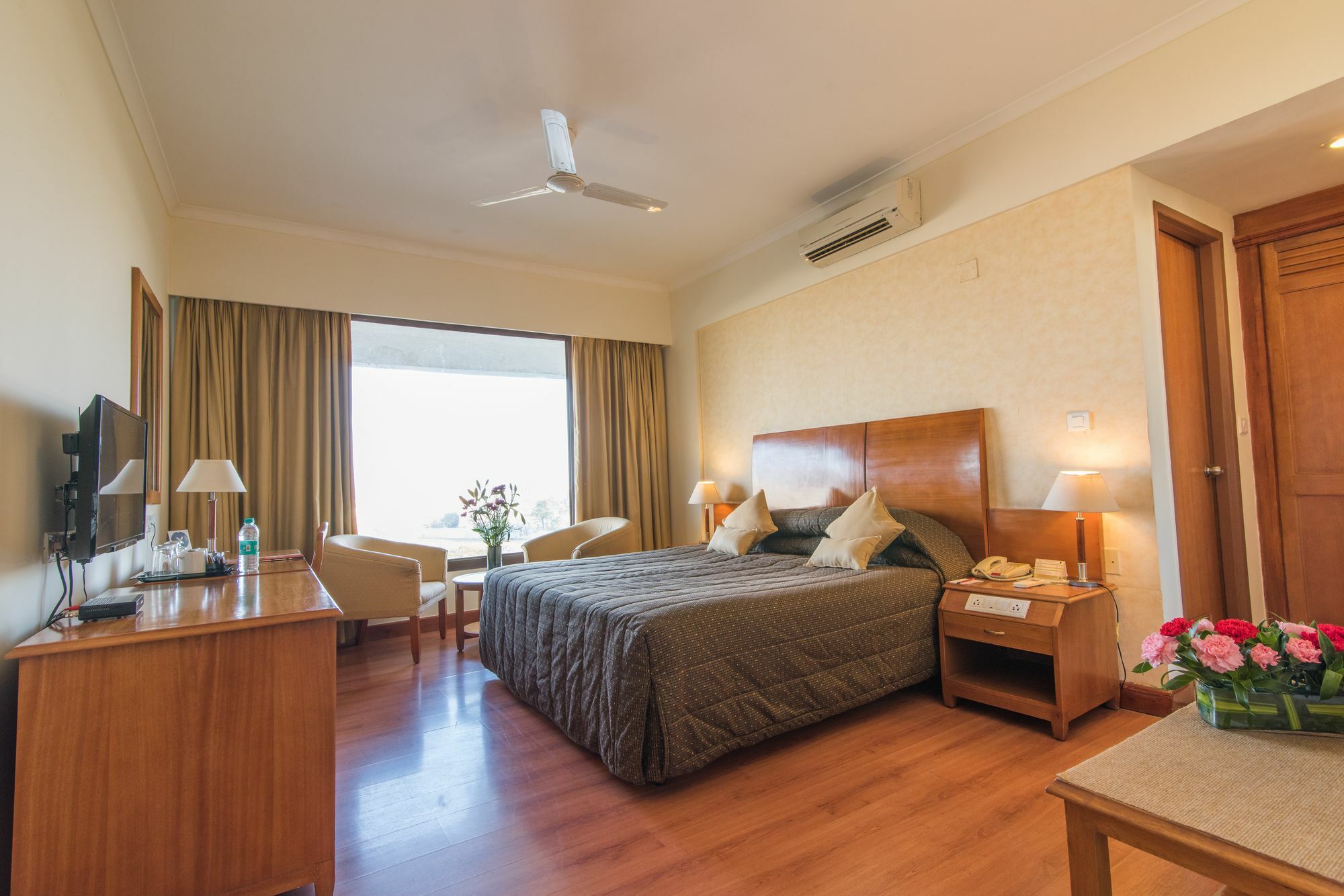 Sai Vishram Business Hotel Kammasandra Exteriér fotografie